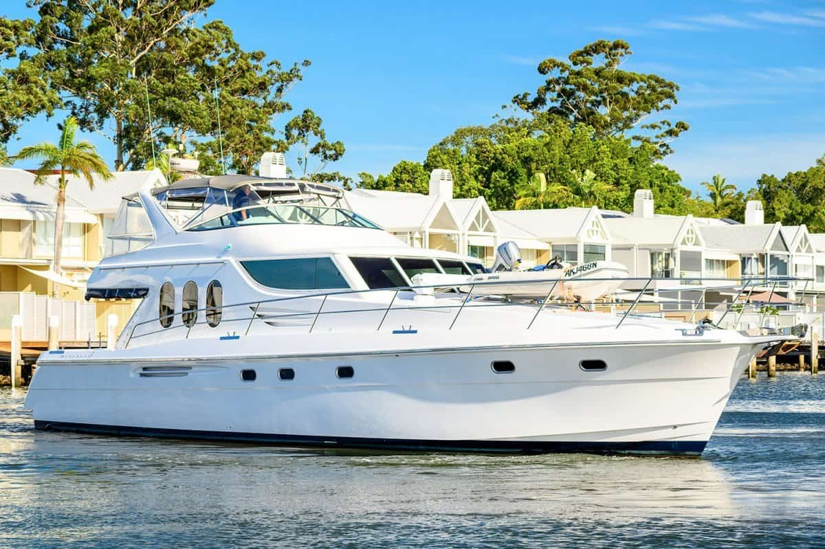 1998 Riviera Custom 63 Flybridge photo 2