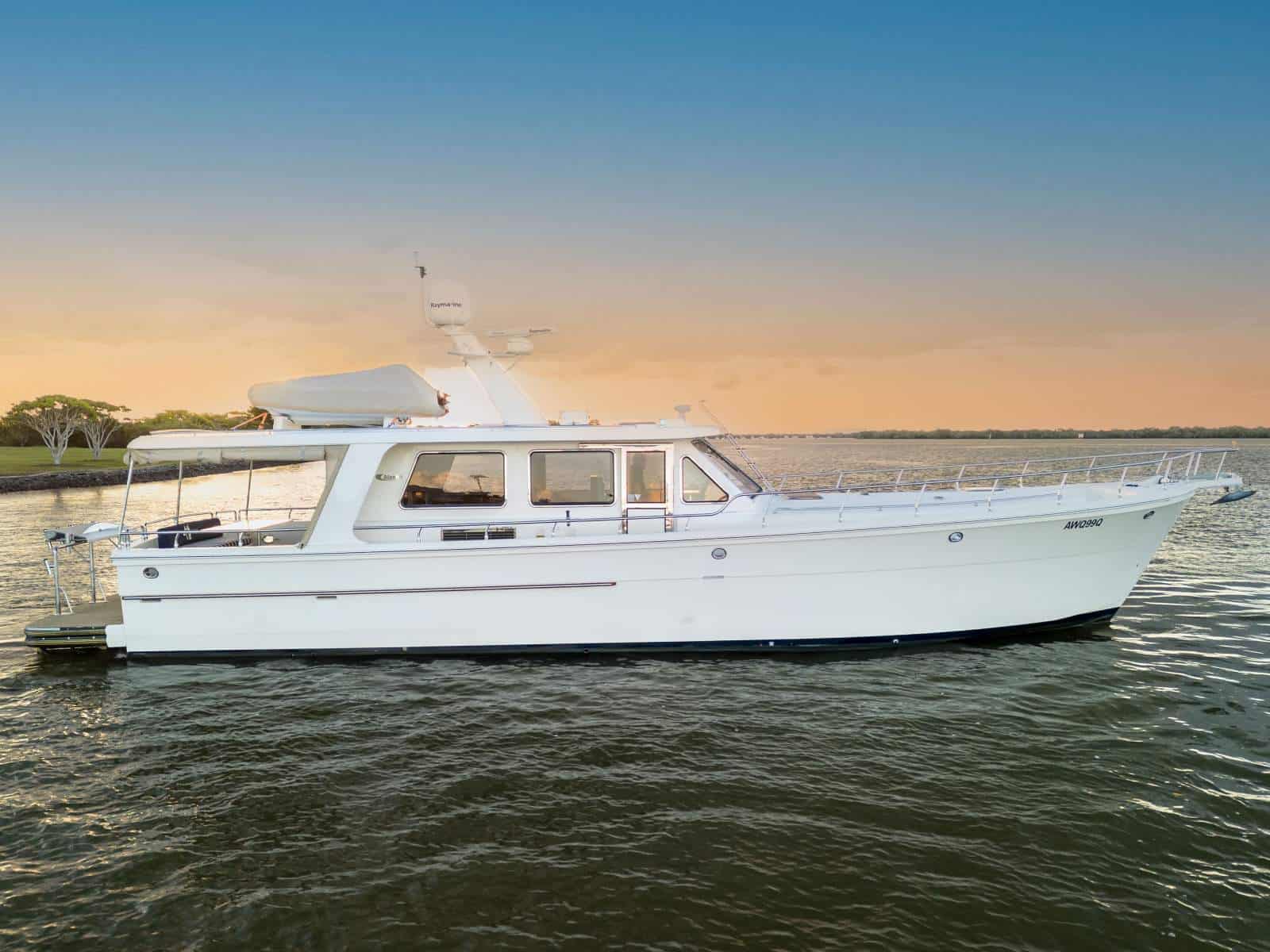2006 Alaska 54 Sedan photo 1