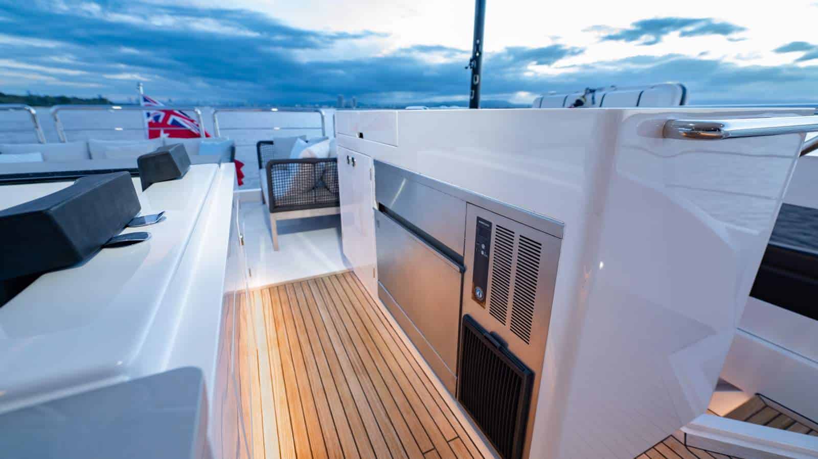 2023 Horizon Yacht FD90 photo 11