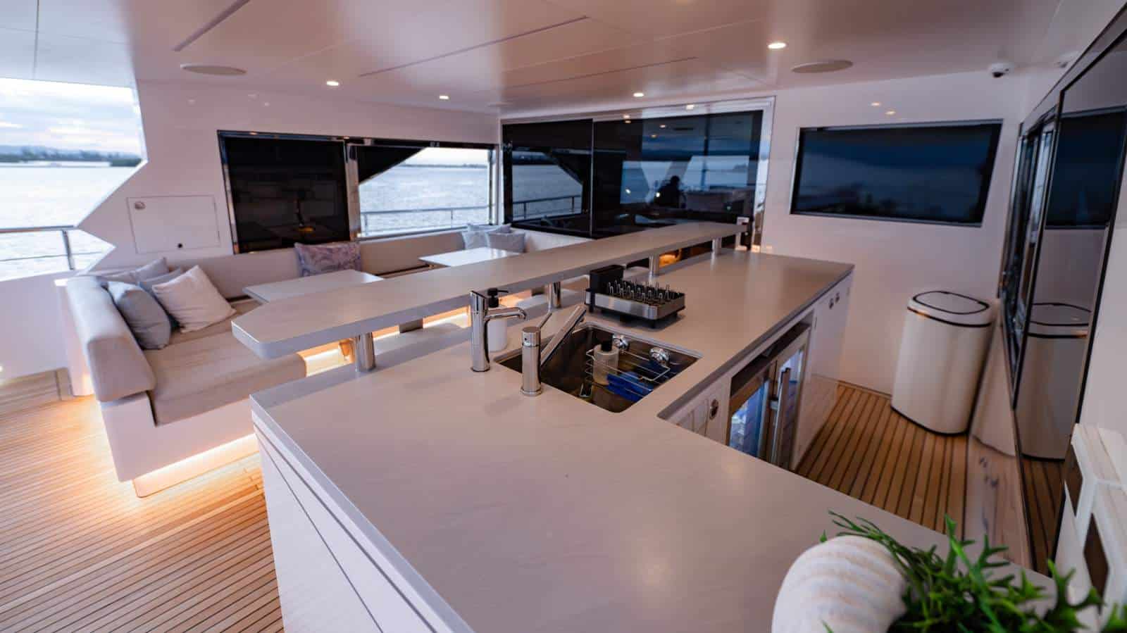 2023 Horizon Yacht FD90 photo 12