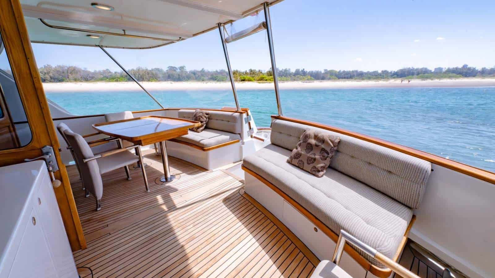 1984 DeFever 68 Flybridge photo 12