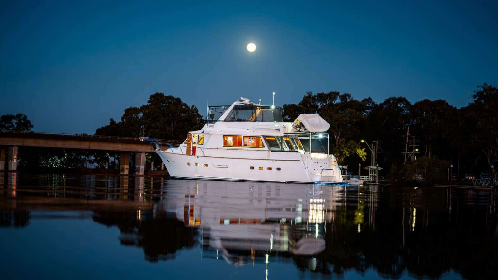 1992 DeFever 63 Explorer Yacht photo 13