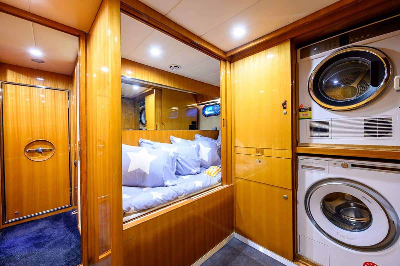 2001 Horizon Yacht E65 photo 14