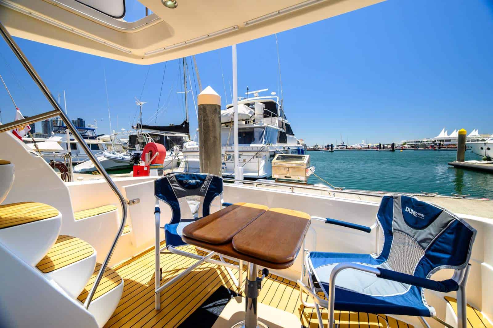 2004 Meridian 341 Flybridge Cruiser photo 14