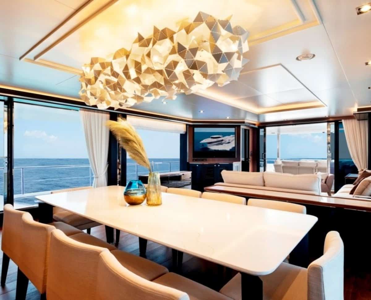 2021 Horizon Yacht FD87 Skyline photo 15