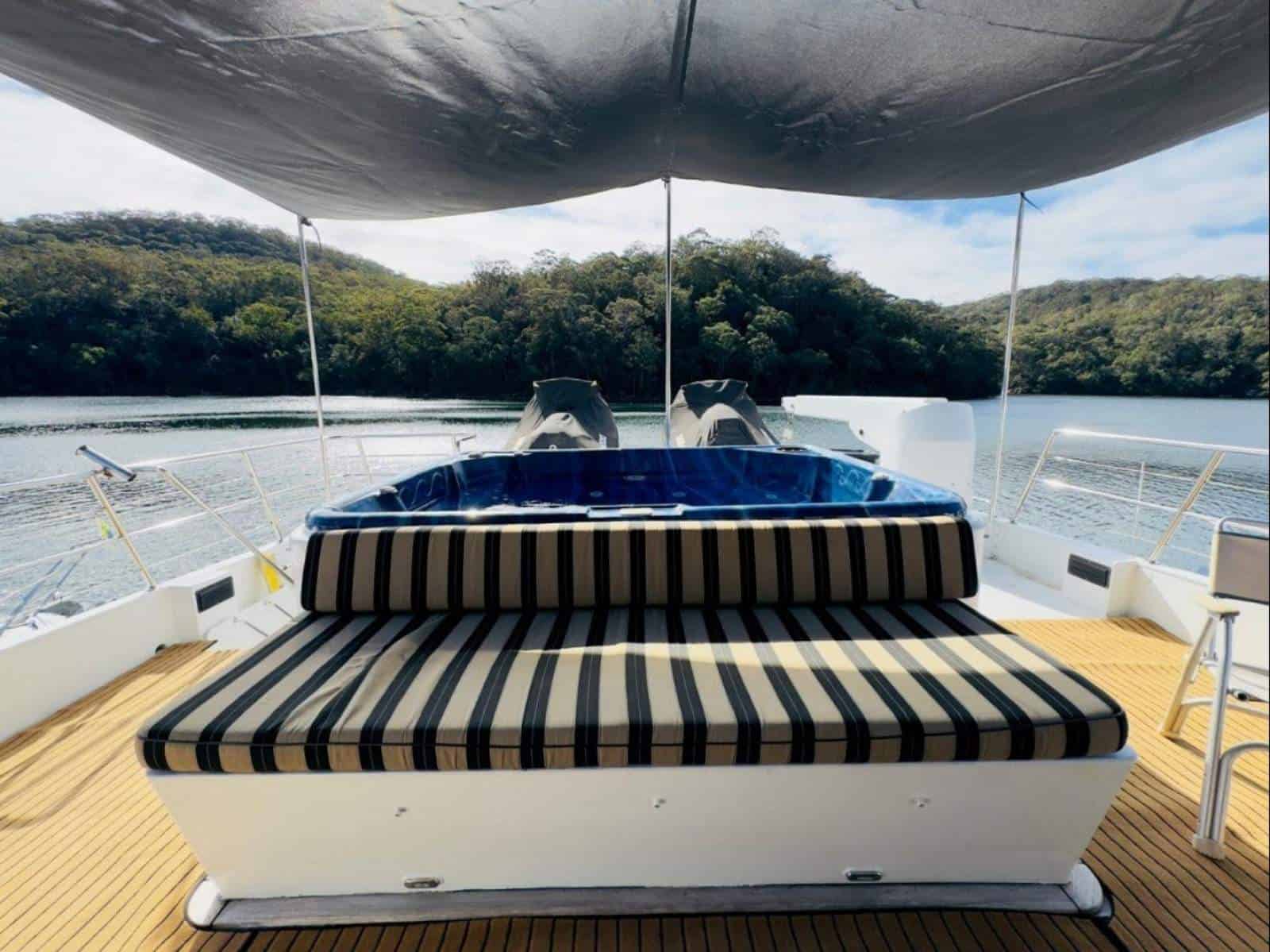1992 Custom 25M Expedition Motor Yacht photo 15