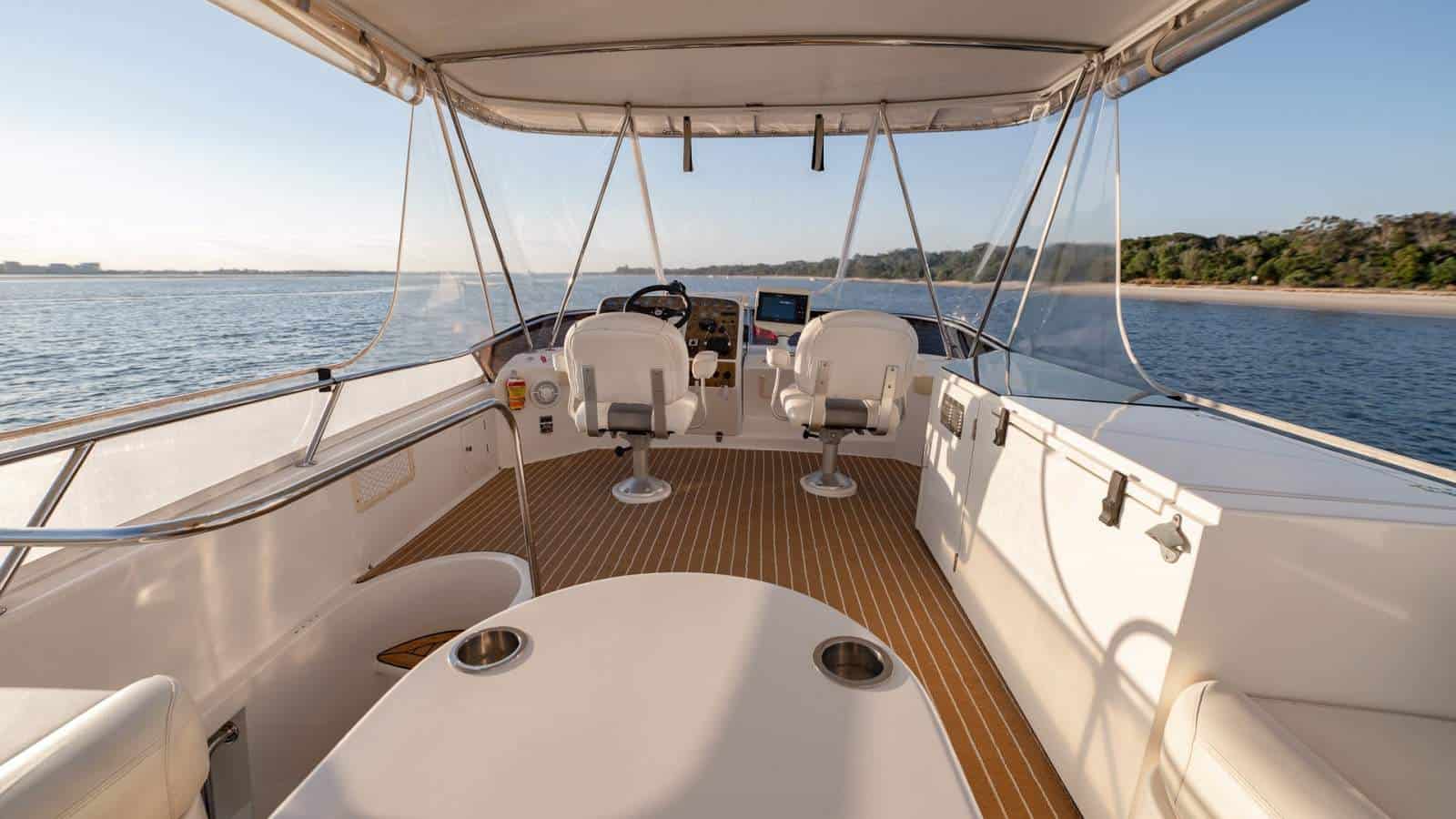 2004 Dyna 51 Flybridge photo 14