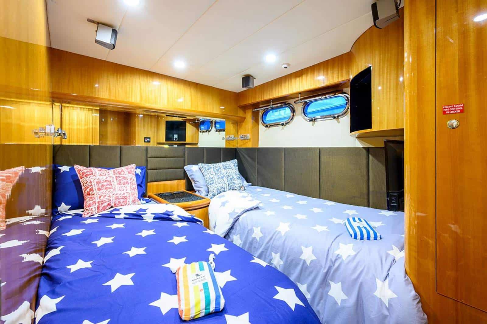 2001 Horizon Yacht E65 photo 16