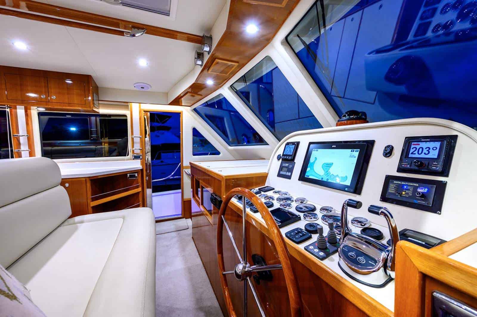 2016 Alaska 43 Sedan photo 16