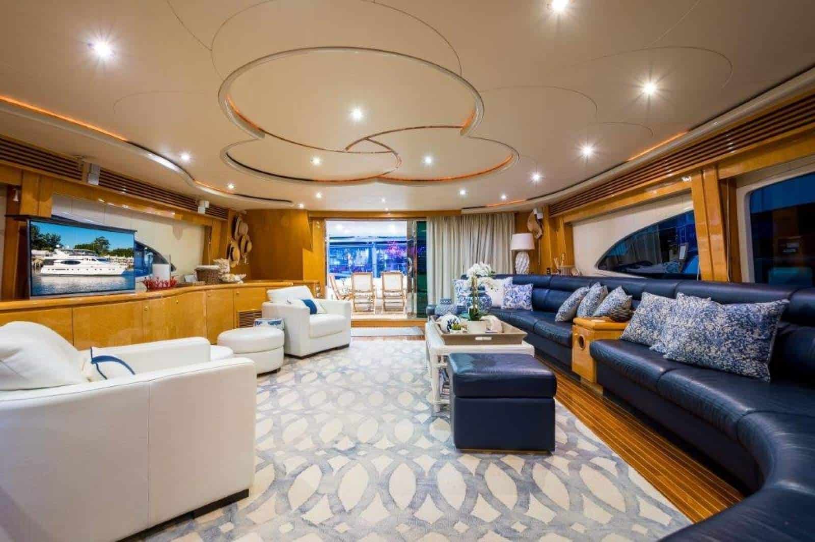2001 Monte Fino 86 Flybridge photo 16