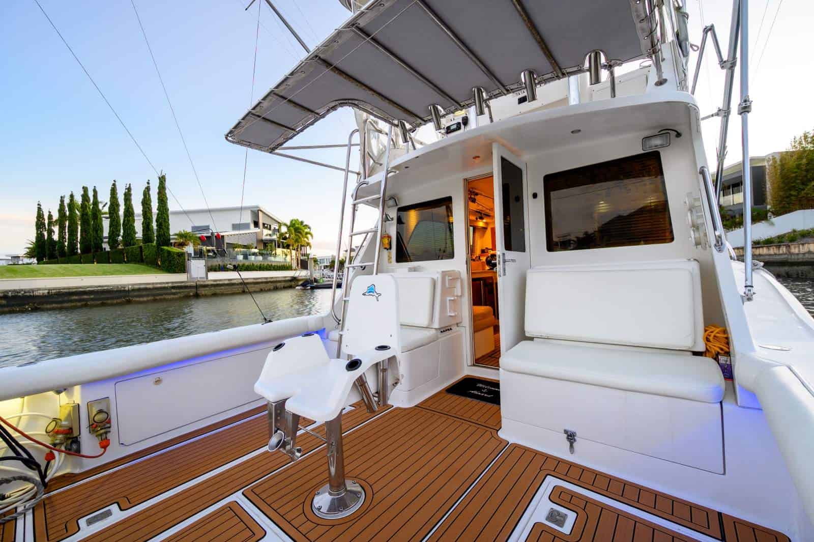 2001 Cabo 35 Flybridge photo 17