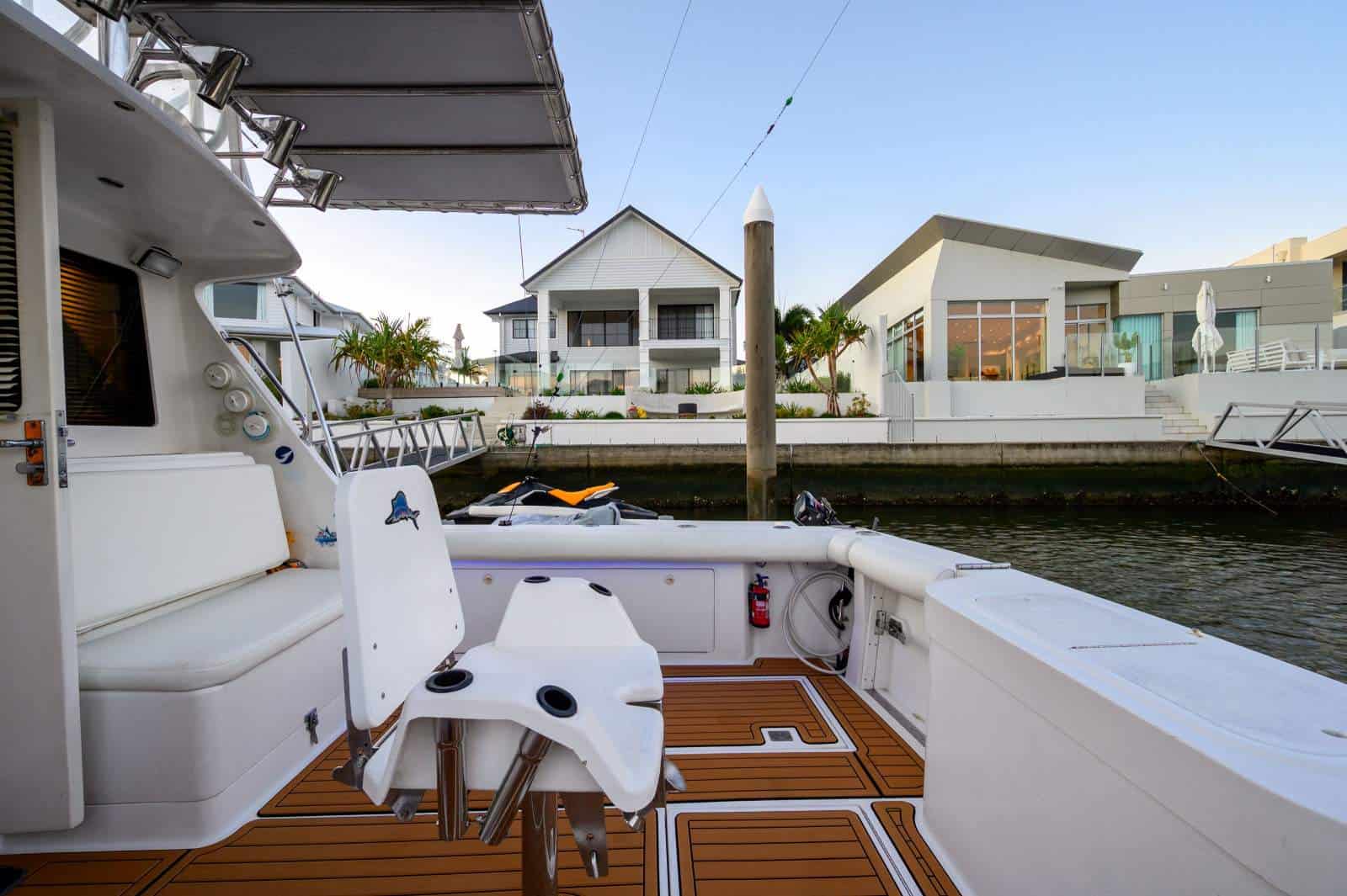 2001 Cabo 35 Flybridge photo 19