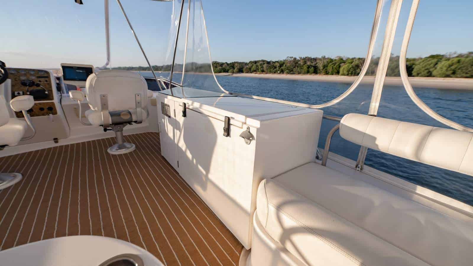 2004 Dyna 51 Flybridge photo 17