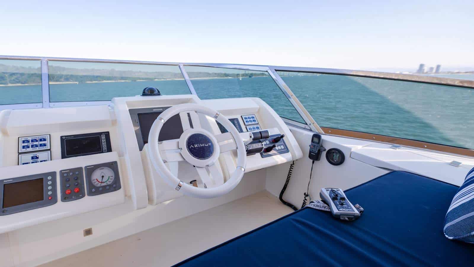 2006 Azimut 75 Flybridge photo 38