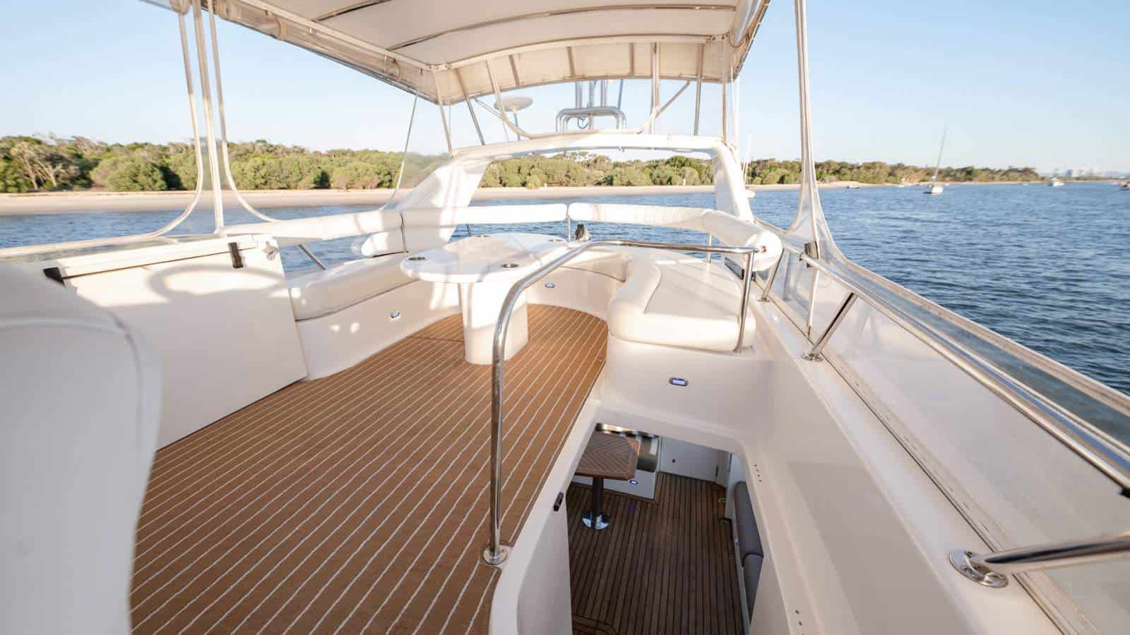 2004 Dyna 51 Flybridge photo 18