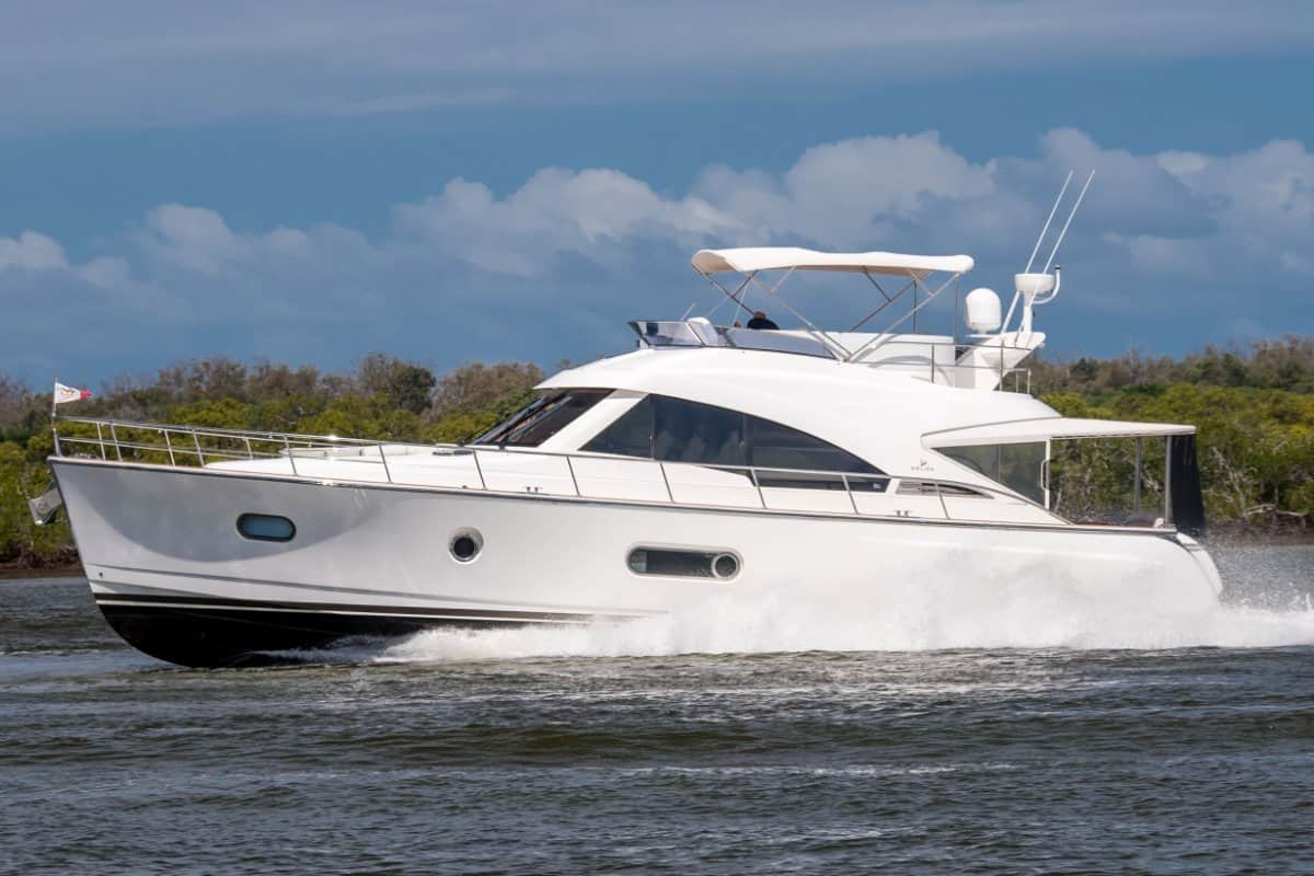 2013 Belize 52 Daybridge Built by Riviera gallery photo 3