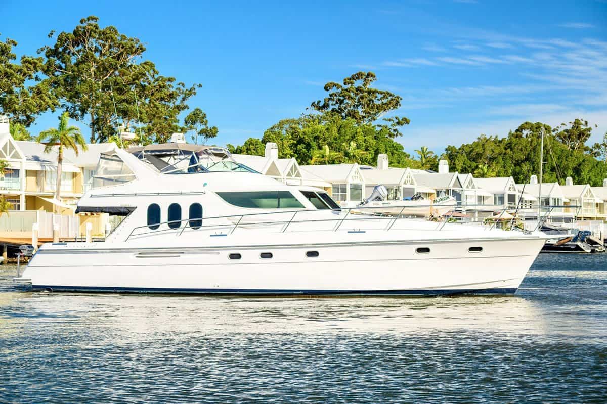 1998 Riviera Custom 63 Flybridge photo 1