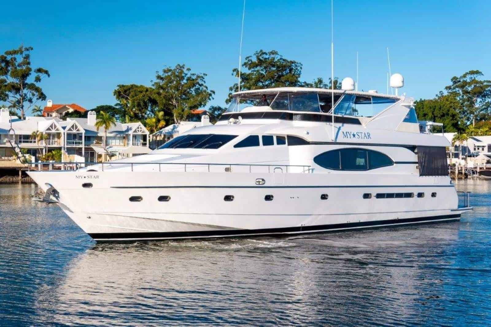 2001 Monte Fino 86 Flybridge gallery photo 2
