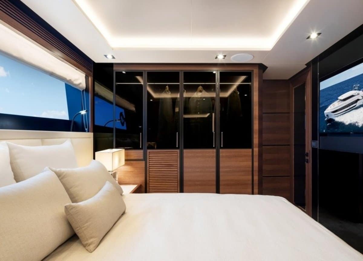 2021 Horizon Yacht FD87 Skyline photo 21