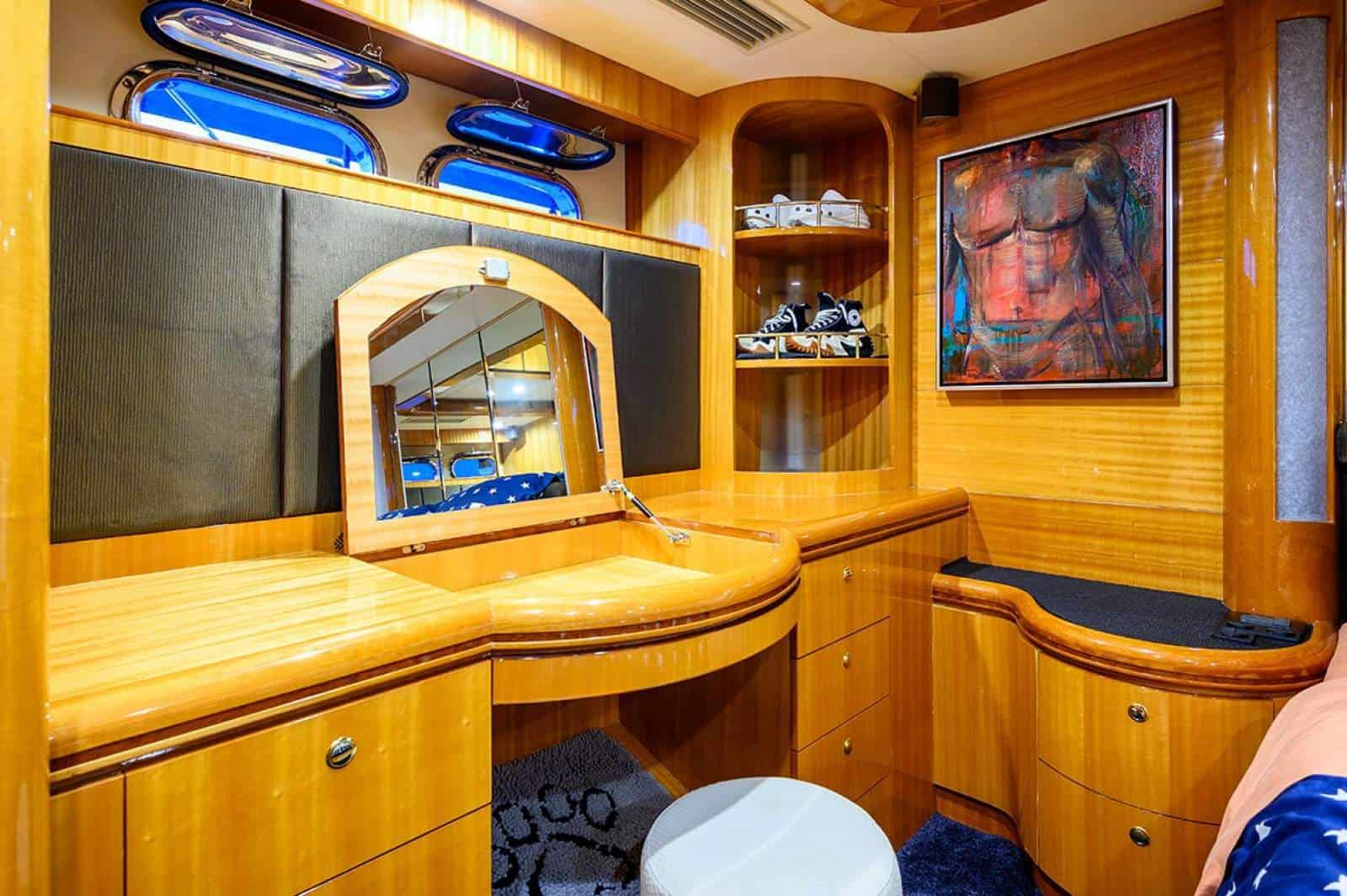 2001 Horizon Yacht E65 photo 22