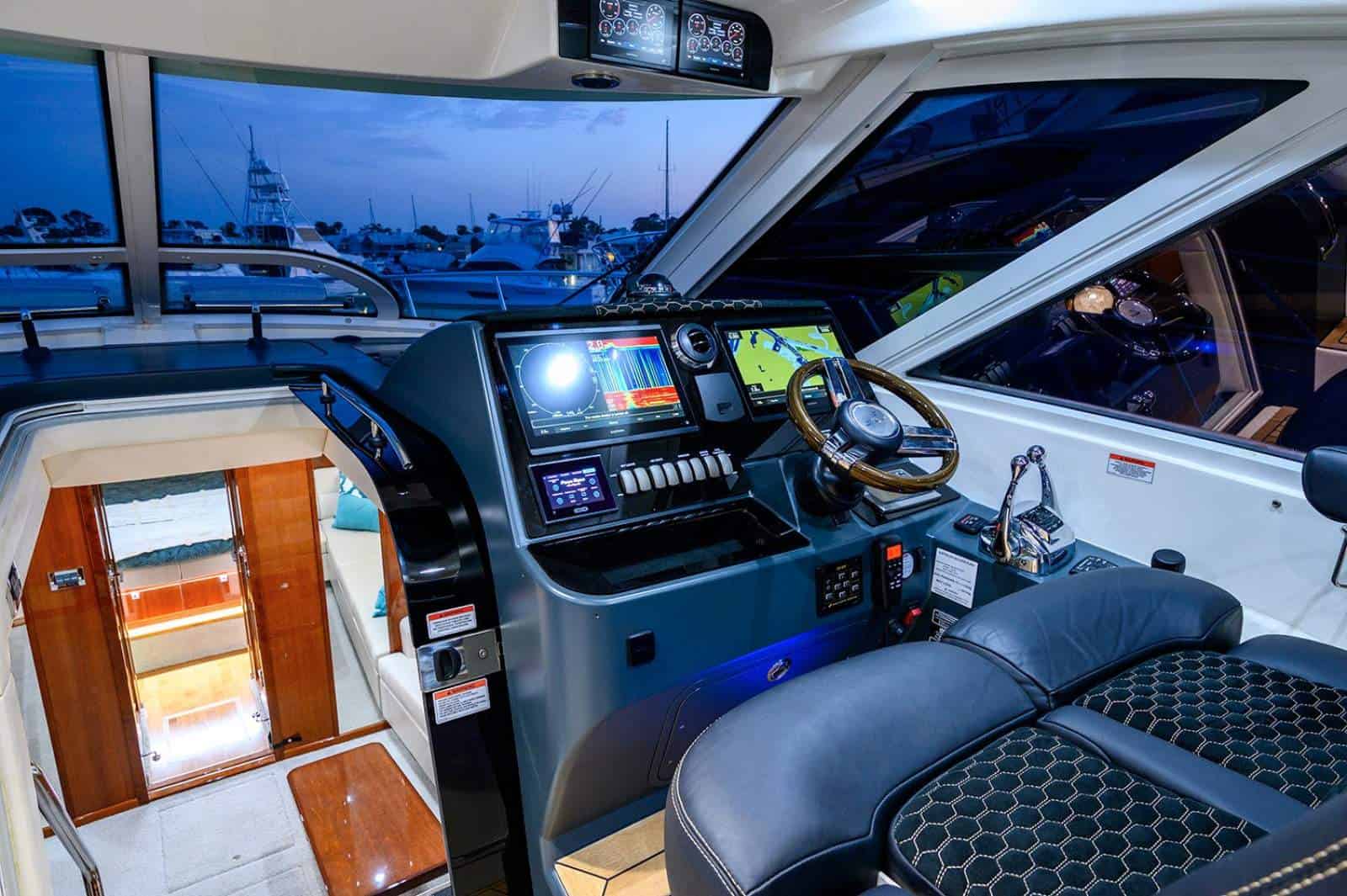 2010 Sea Ray 470 Sundancer photo 23