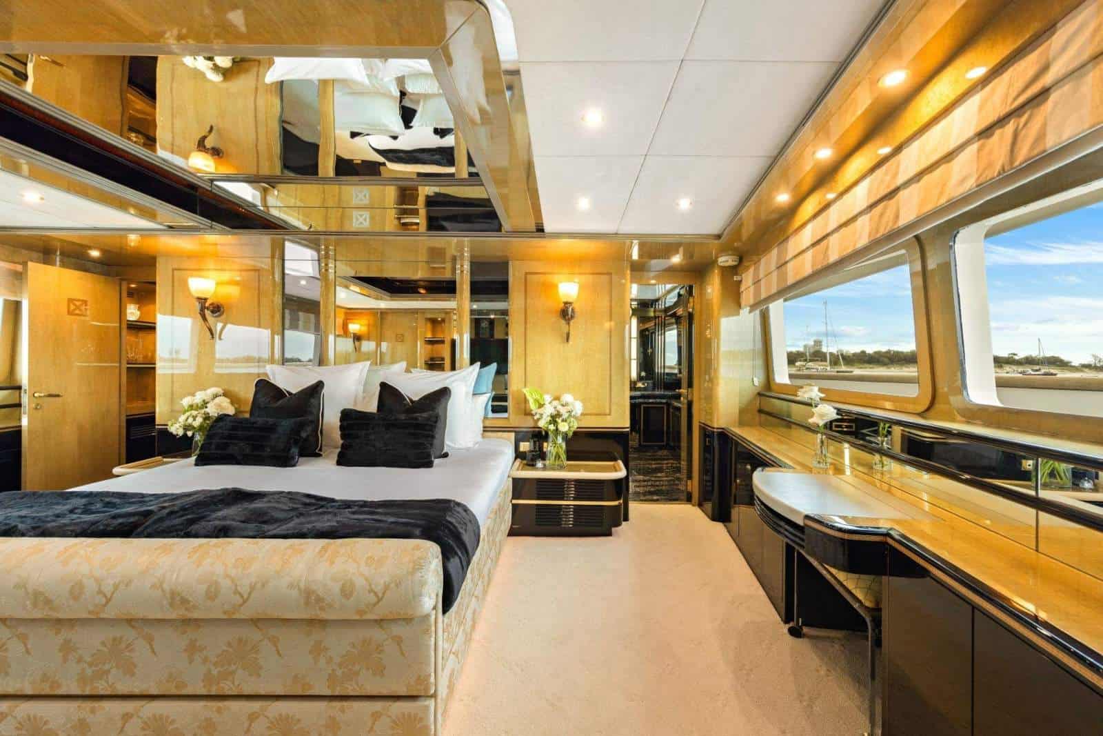 1991 Benetti 46M photo 29