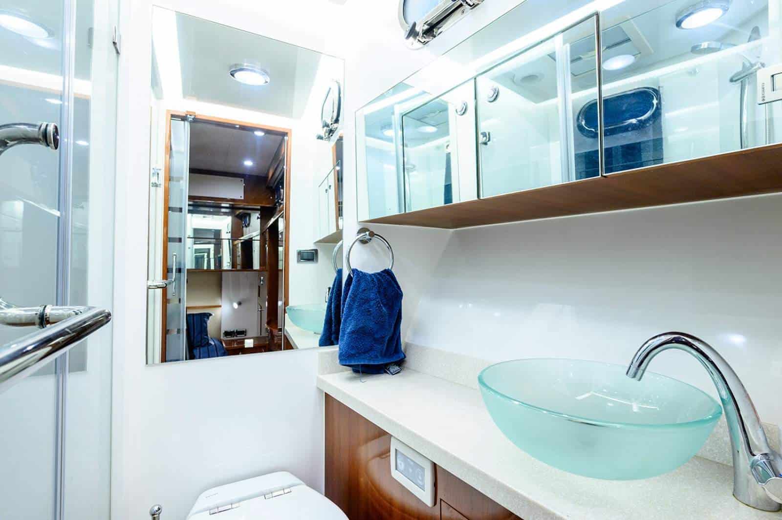 2016 Alaska 43 Sedan photo 24
