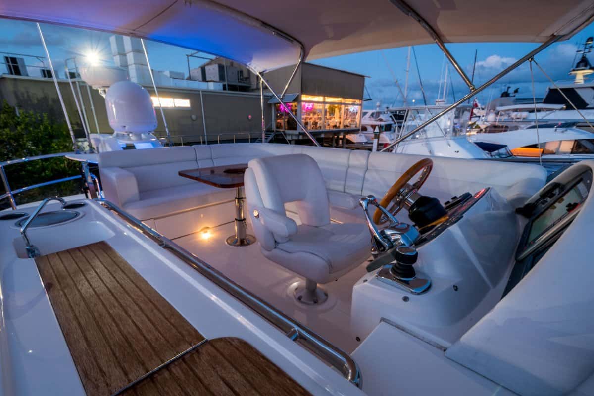2013 Belize 52 Daybridge Built by Riviera photo 24