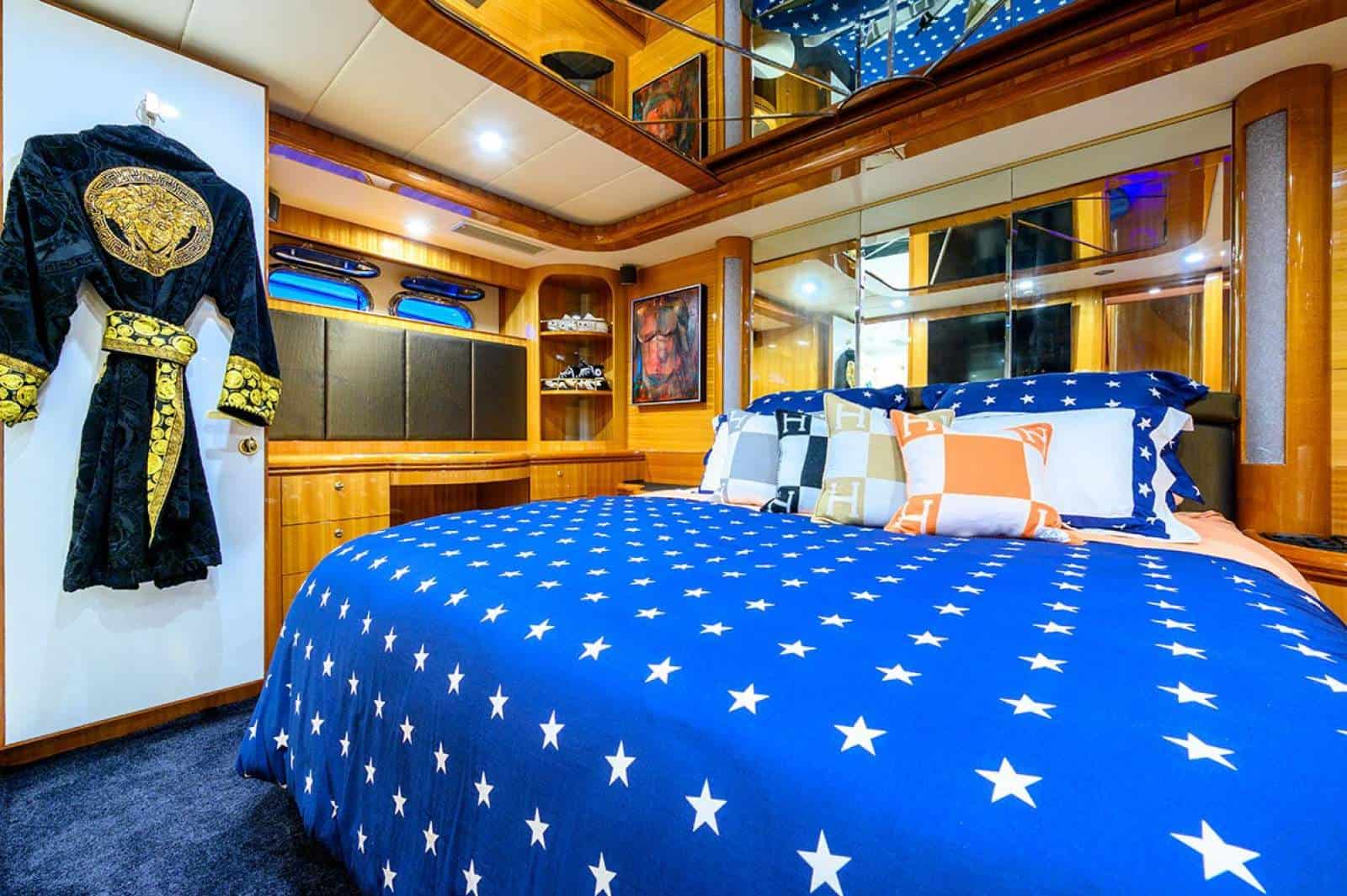 2001 Horizon Yacht E65 photo 25
