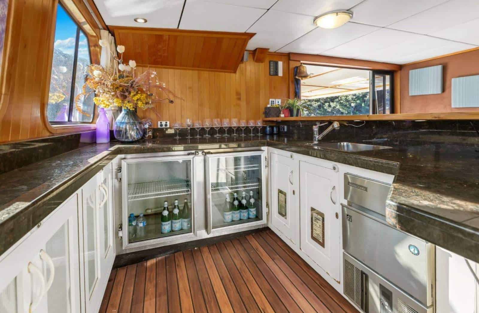 1992 Custom 25M Expedition Motor Yacht photo 25