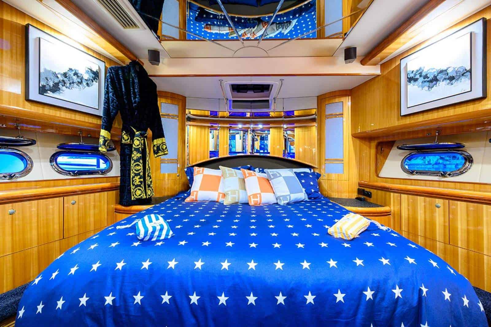2001 Horizon Yacht E65 photo 26
