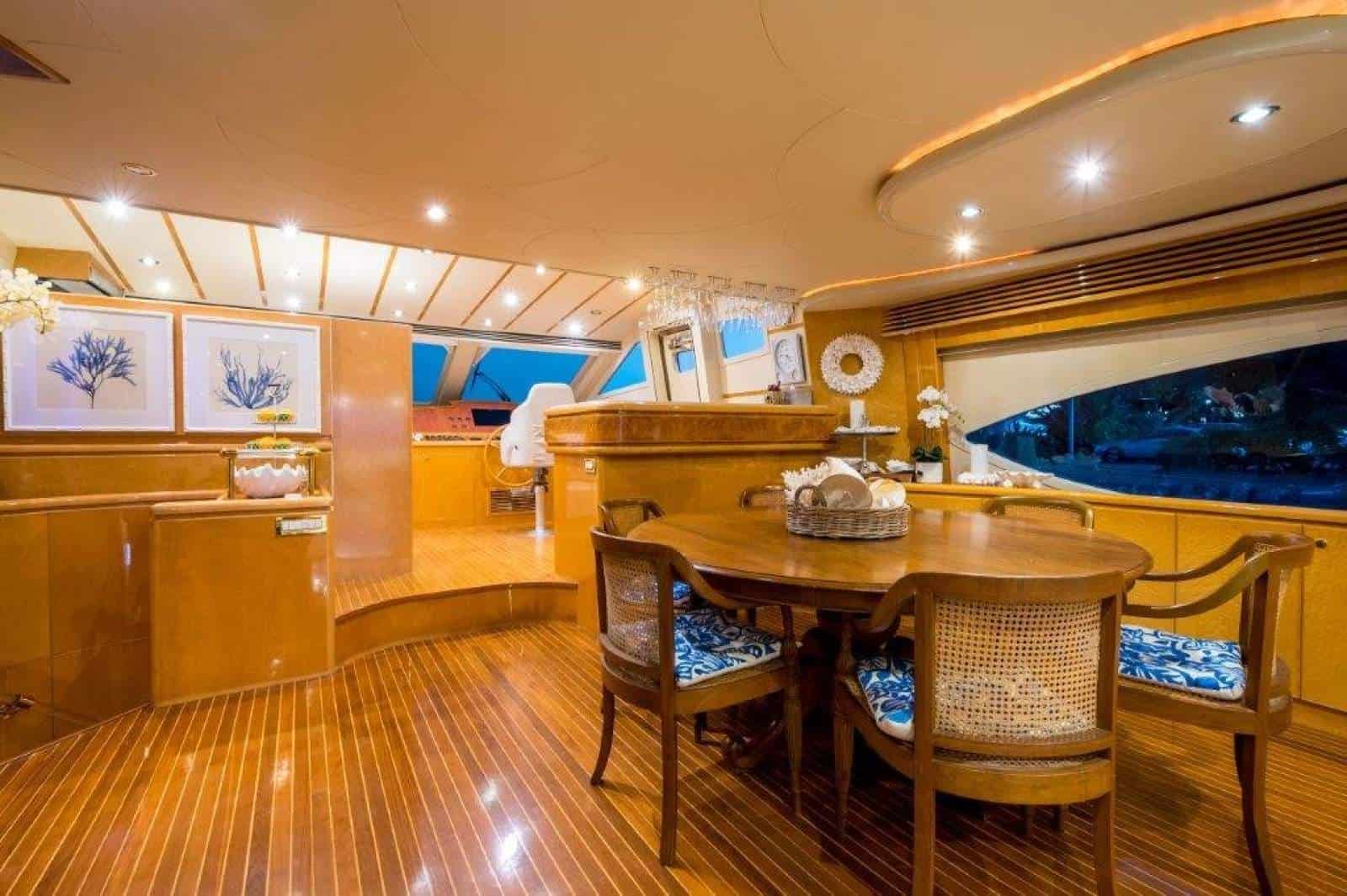 2001 Monte Fino 86 Flybridge photo 26