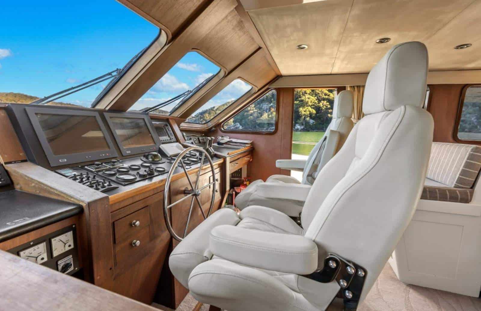1992 Custom 25M Expedition Motor Yacht photo 28