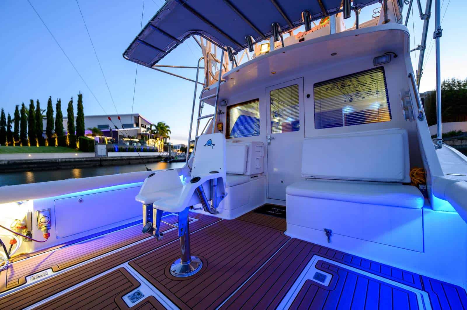 2001 Cabo 35 Flybridge photo 29