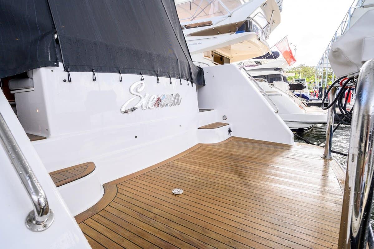 1998 Riviera Custom 63 Flybridge photo 29