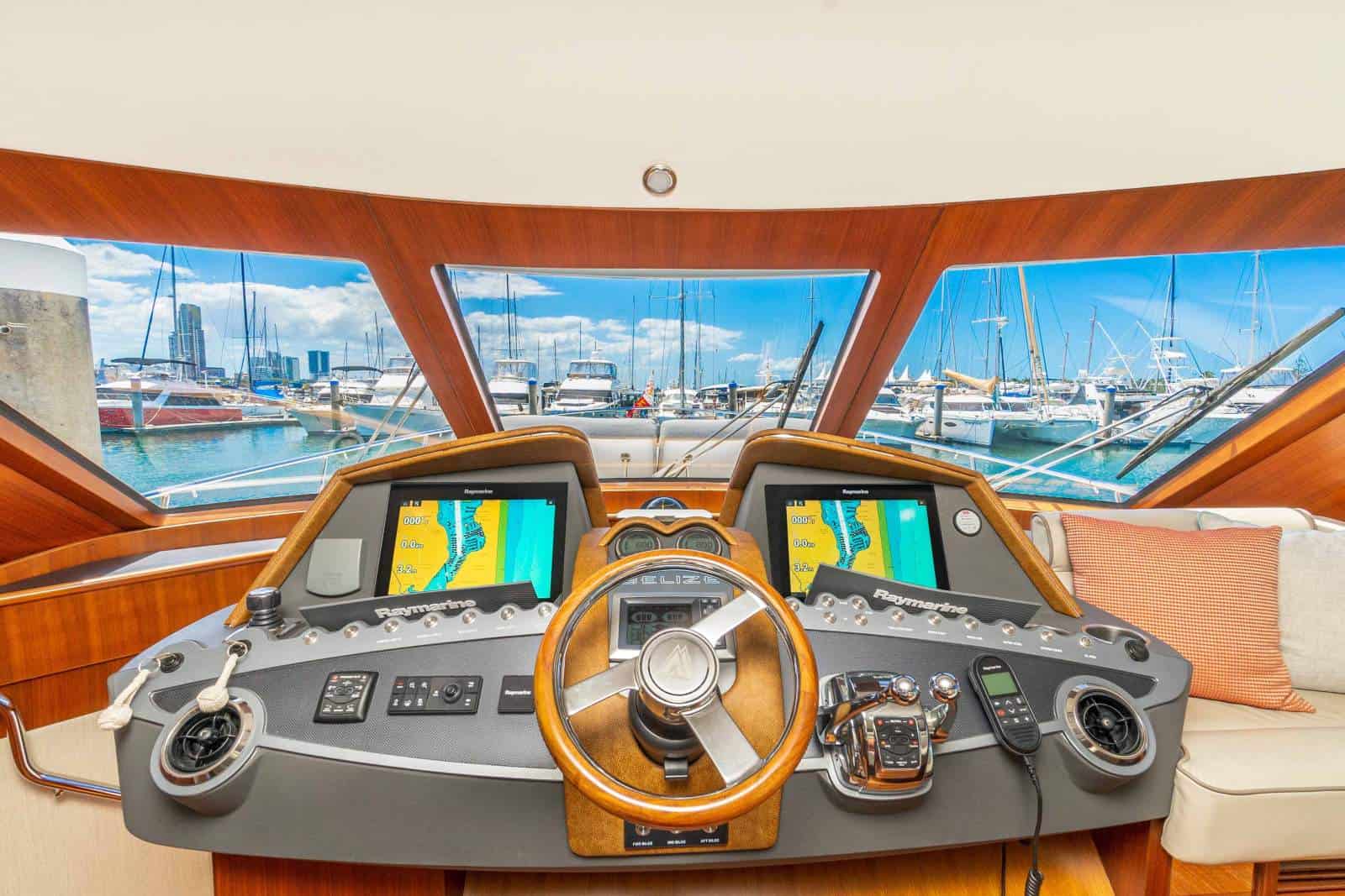 2015 Belize 54 Daybridge Built by Riviera photo 30