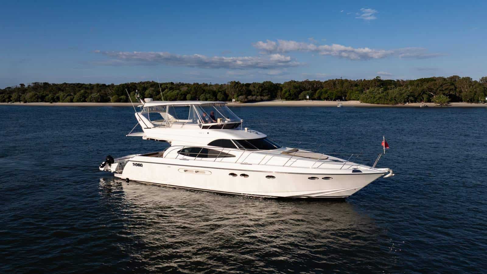 2004 Dyna 51 Flybridge gallery photo 3