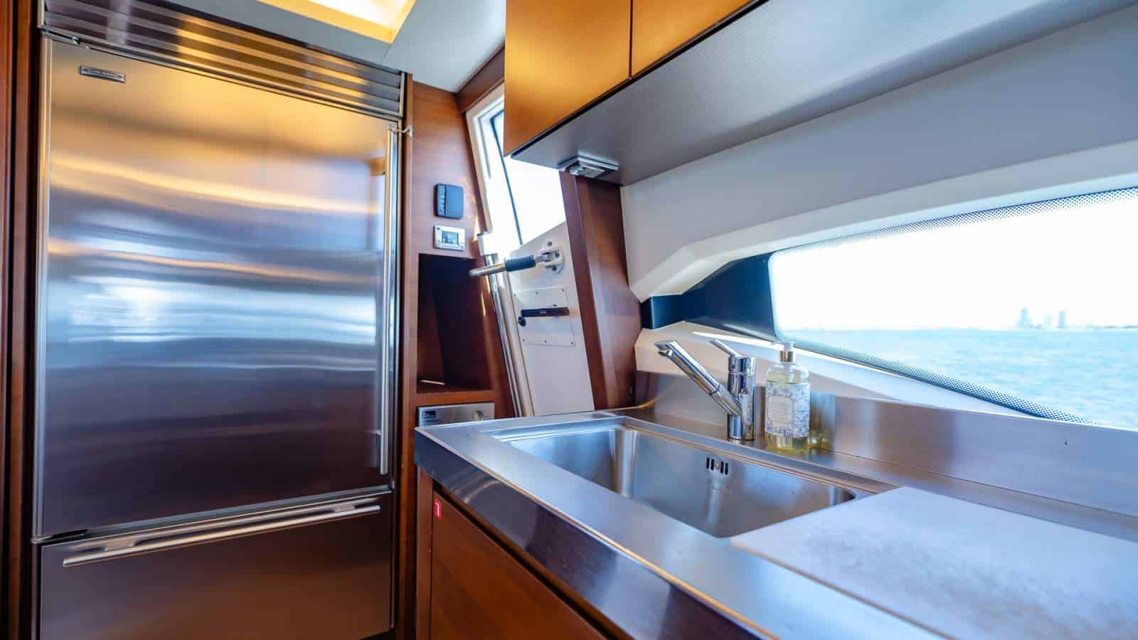 2006 Azimut 75 Flybridge photo 43