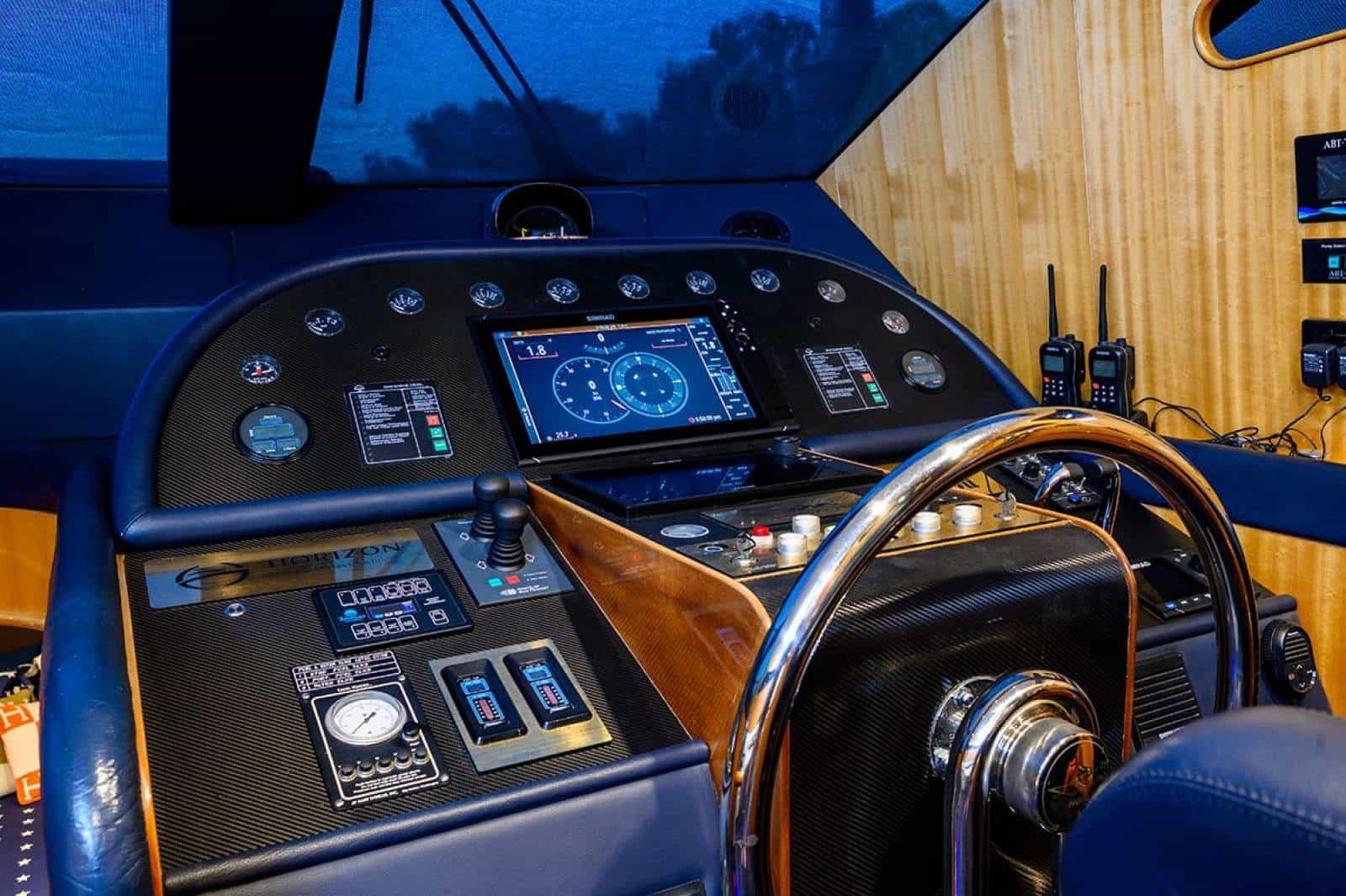 2001 Horizon Yacht E65 photo 32
