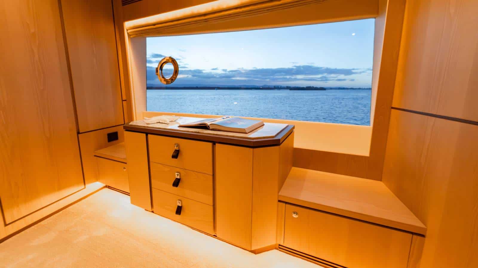 2023 Horizon Yacht FD90 photo 32