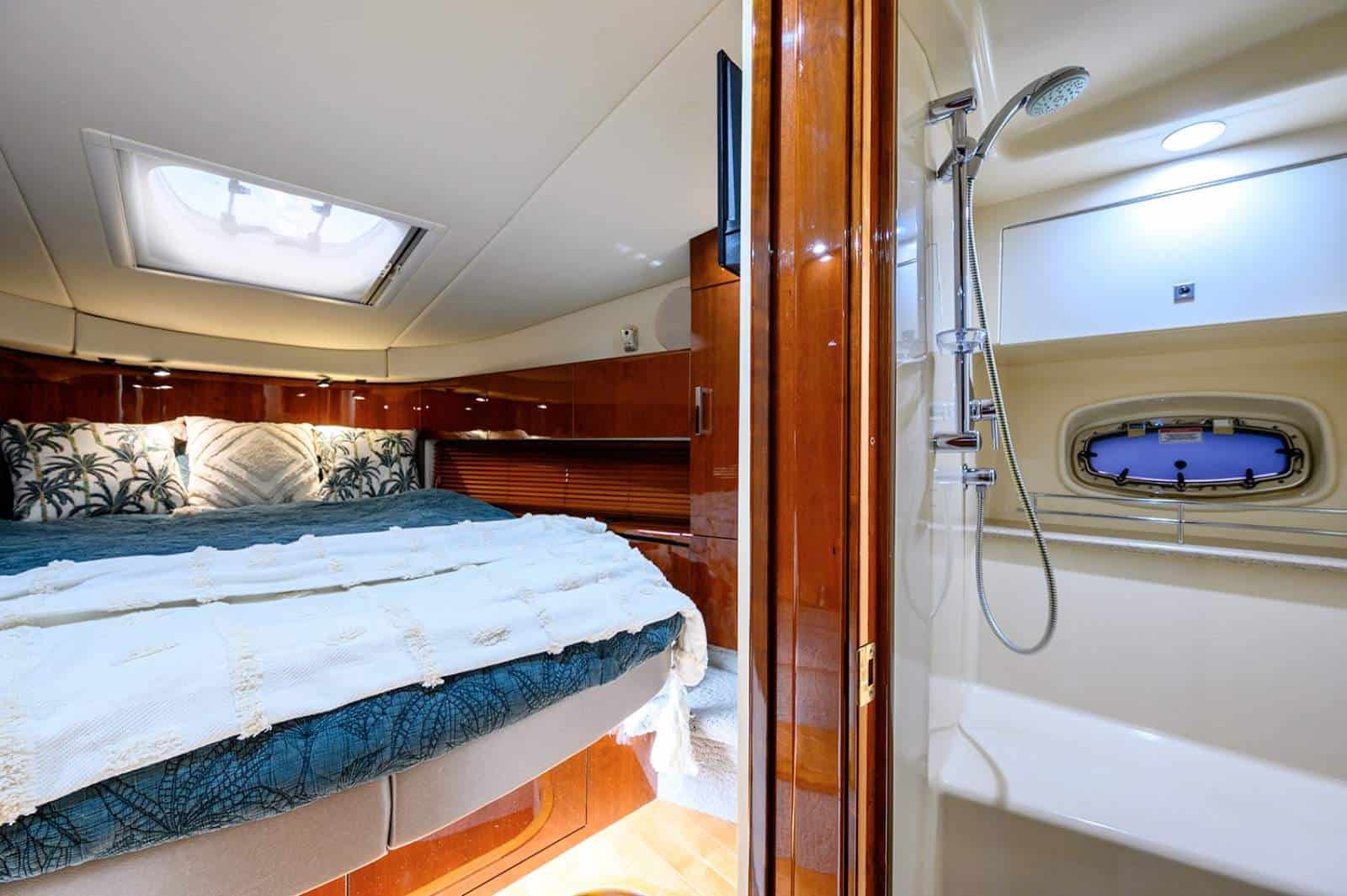 2010 Sea Ray 470 Sundancer photo 36