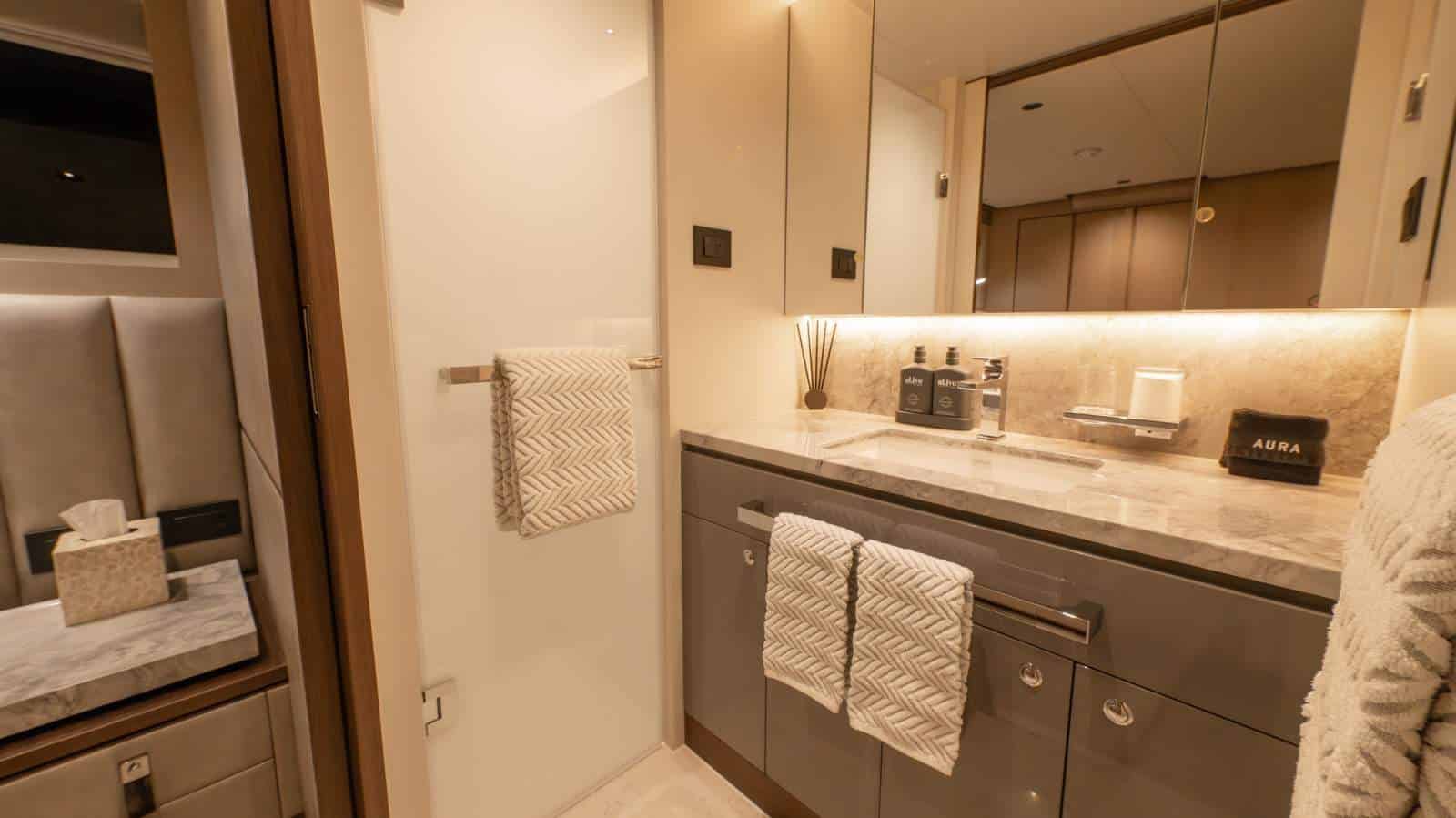 2023 Horizon Yacht FD90 photo 39