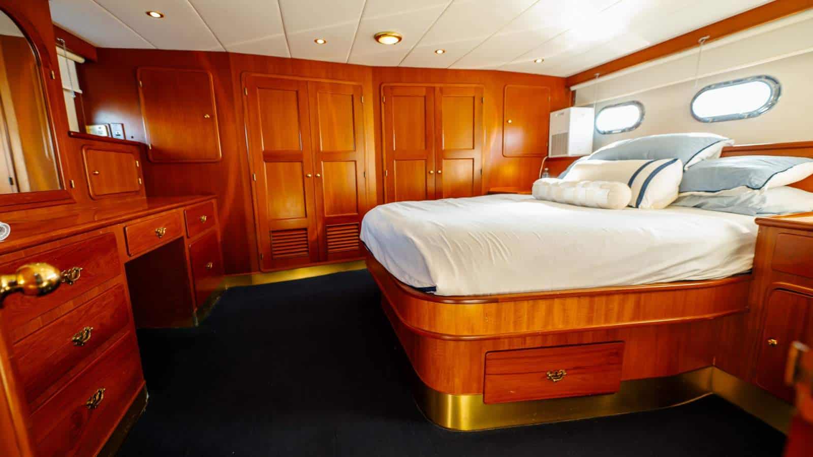 1992 DeFever 63 Explorer Yacht photo 39