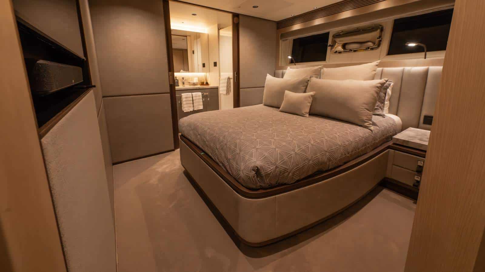 2023 Horizon Yacht FD90 photo 43