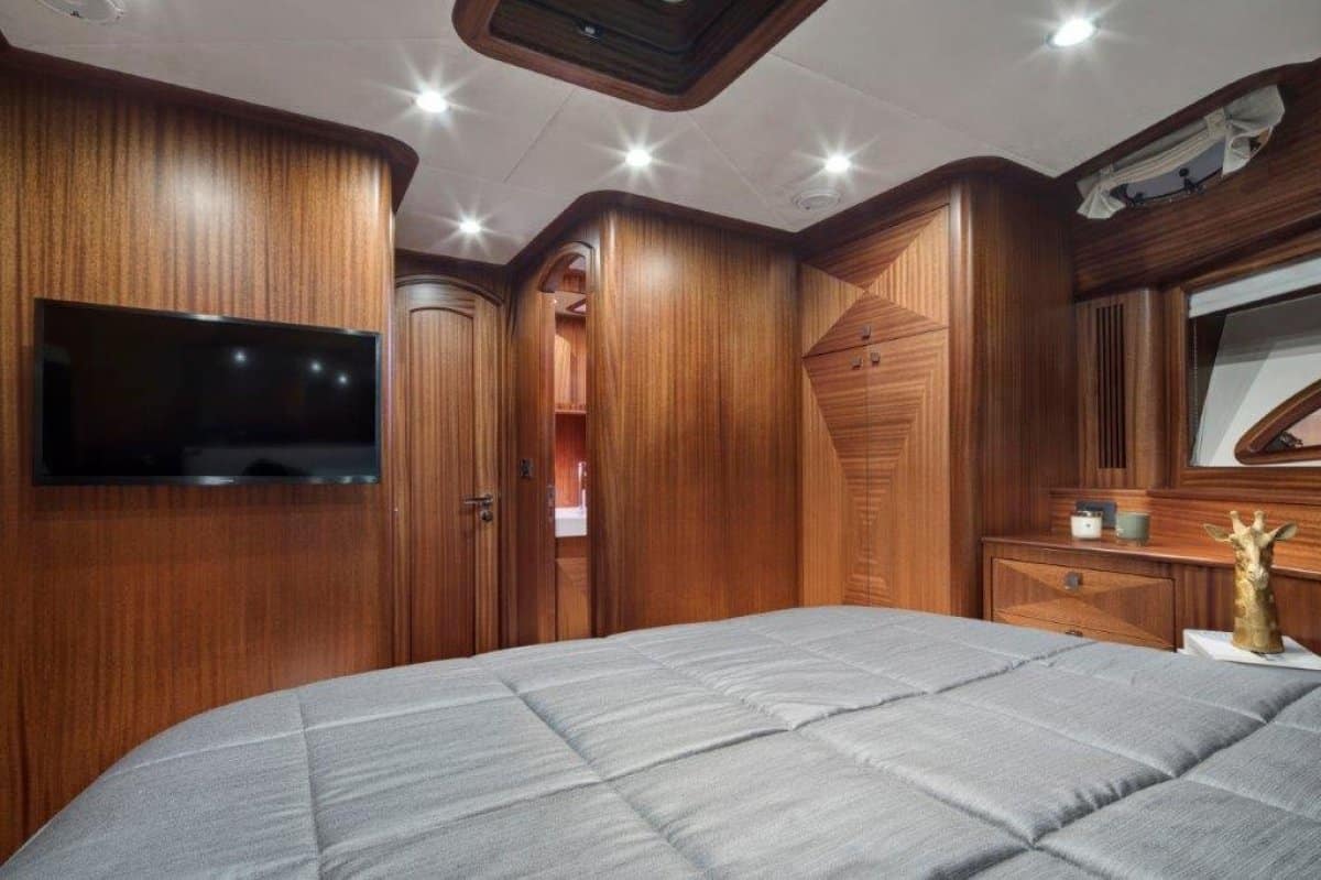 2022 Vicem Yachts 82 Classic photo 44