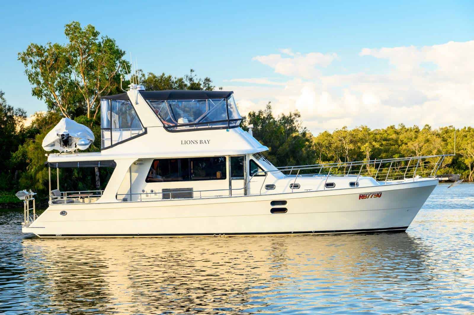 2012 Alaska 46 Flybridge photo 1