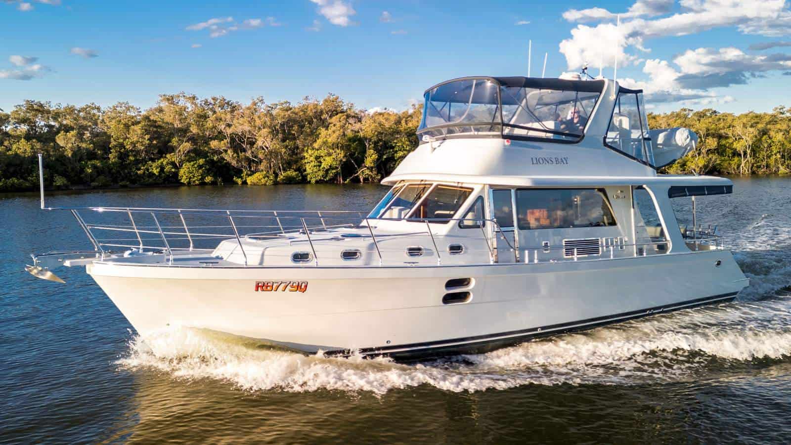 2012 Alaska 46 Flybridge photo 7