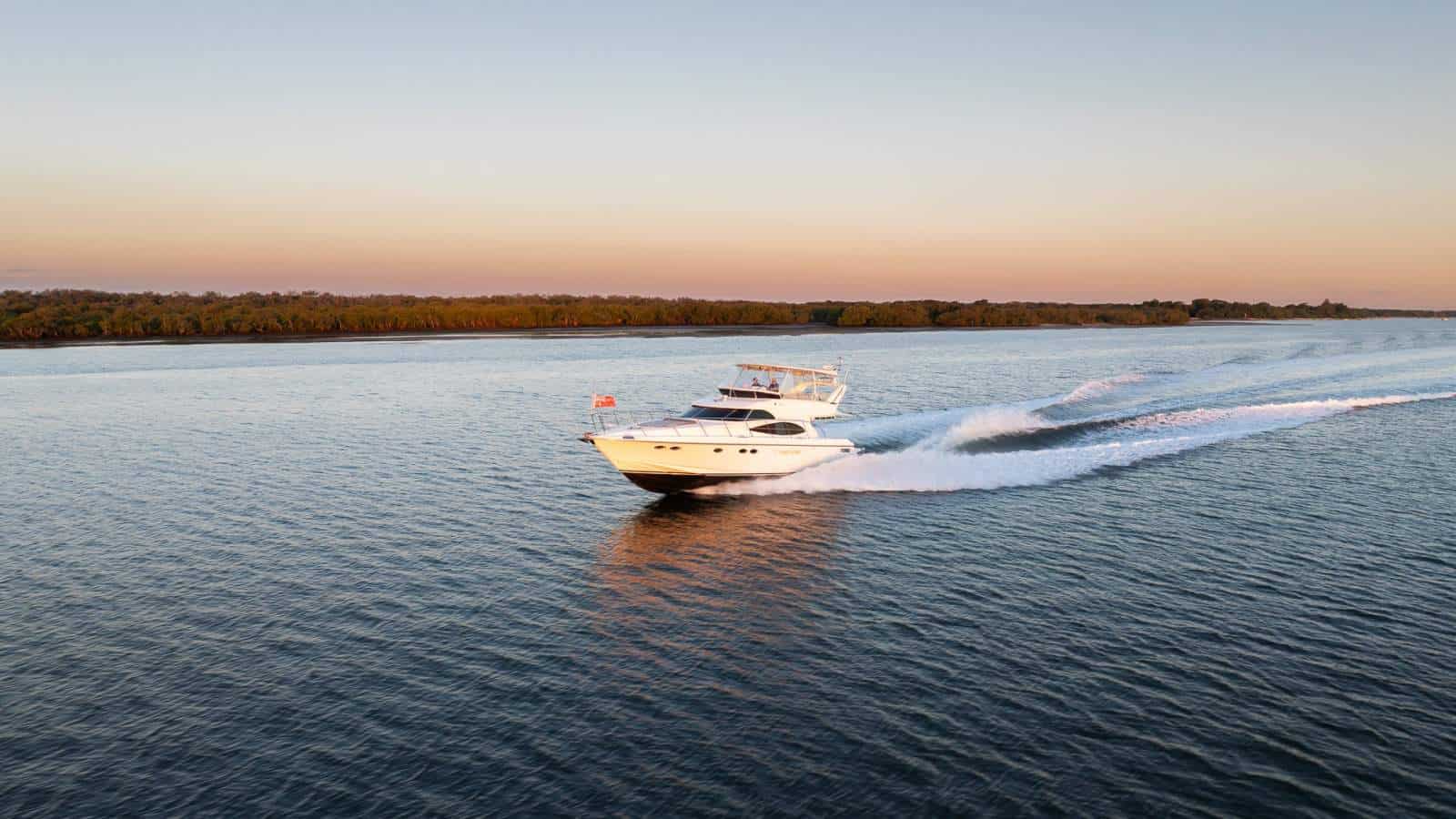 2004 Dyna 51 Flybridge photo 8