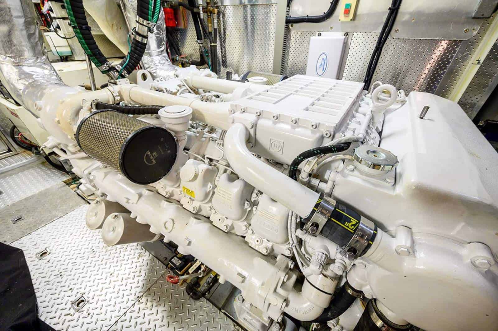 2001 Horizon Yacht E65 photo 9