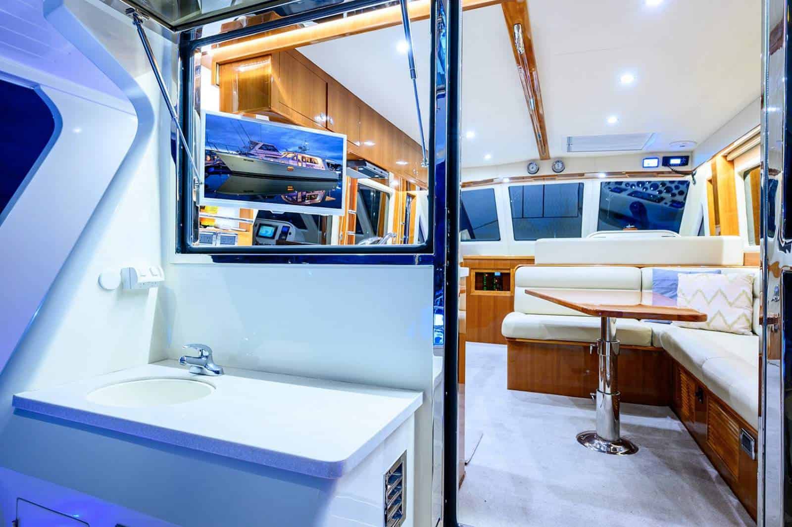 2016 Alaska 43 Sedan photo 10